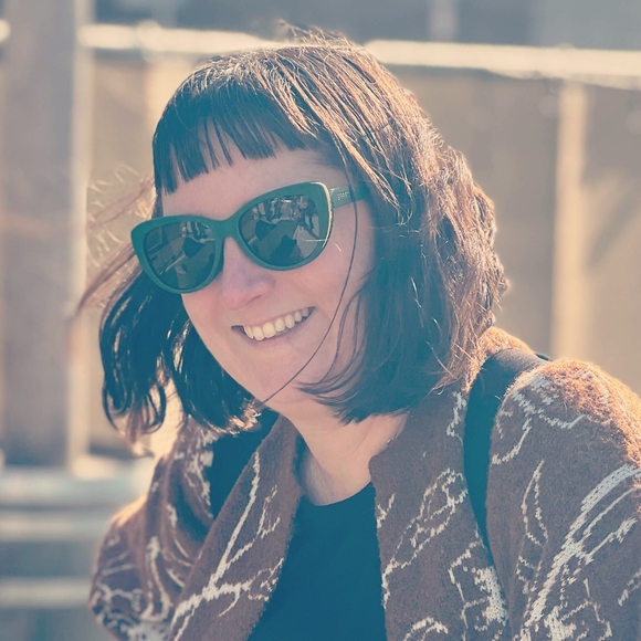 Meet your Posher, Meg - Picture 2 of 2